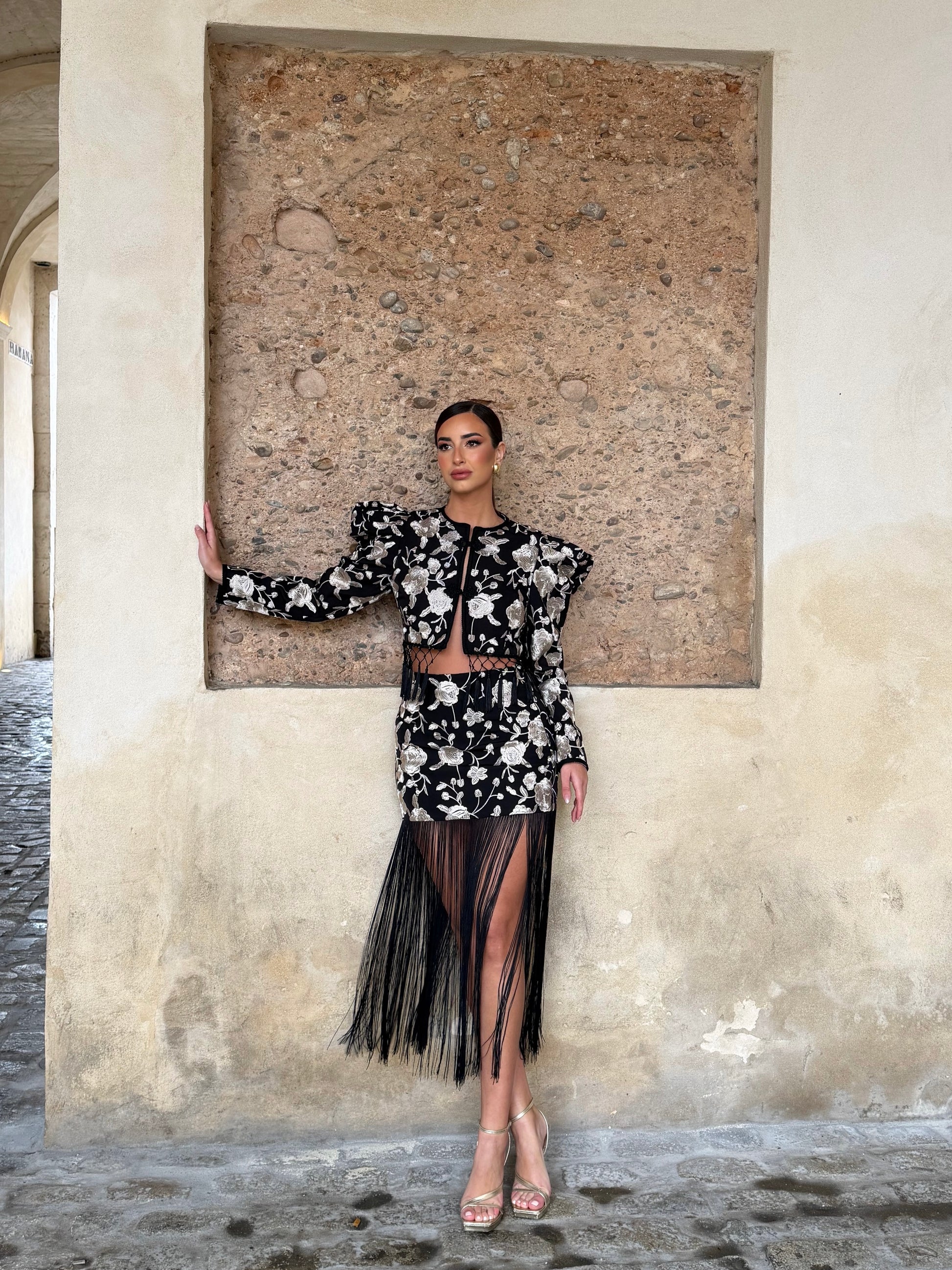 CONJUNTO CANASTA BORDADO NEGRO