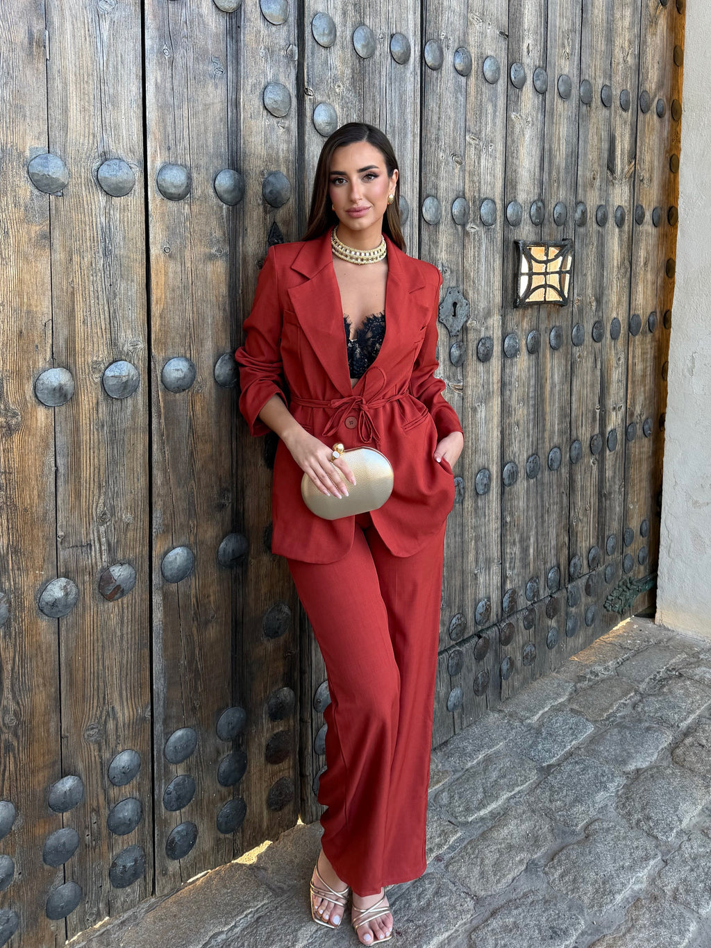 TRAJE CAMELIA