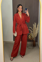 TRAJE CAMELIA