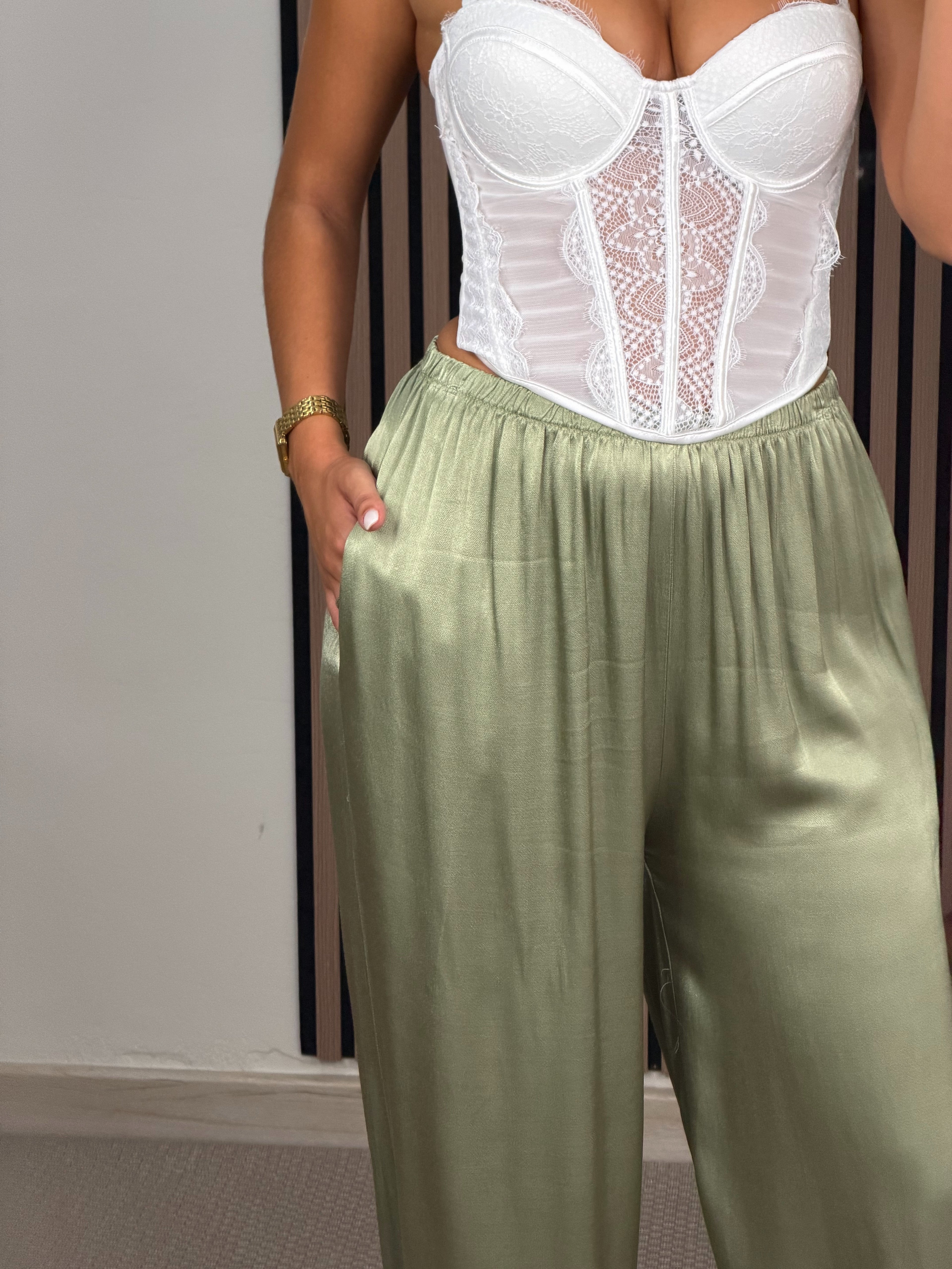 PANTALÓN SATINADO VERDE