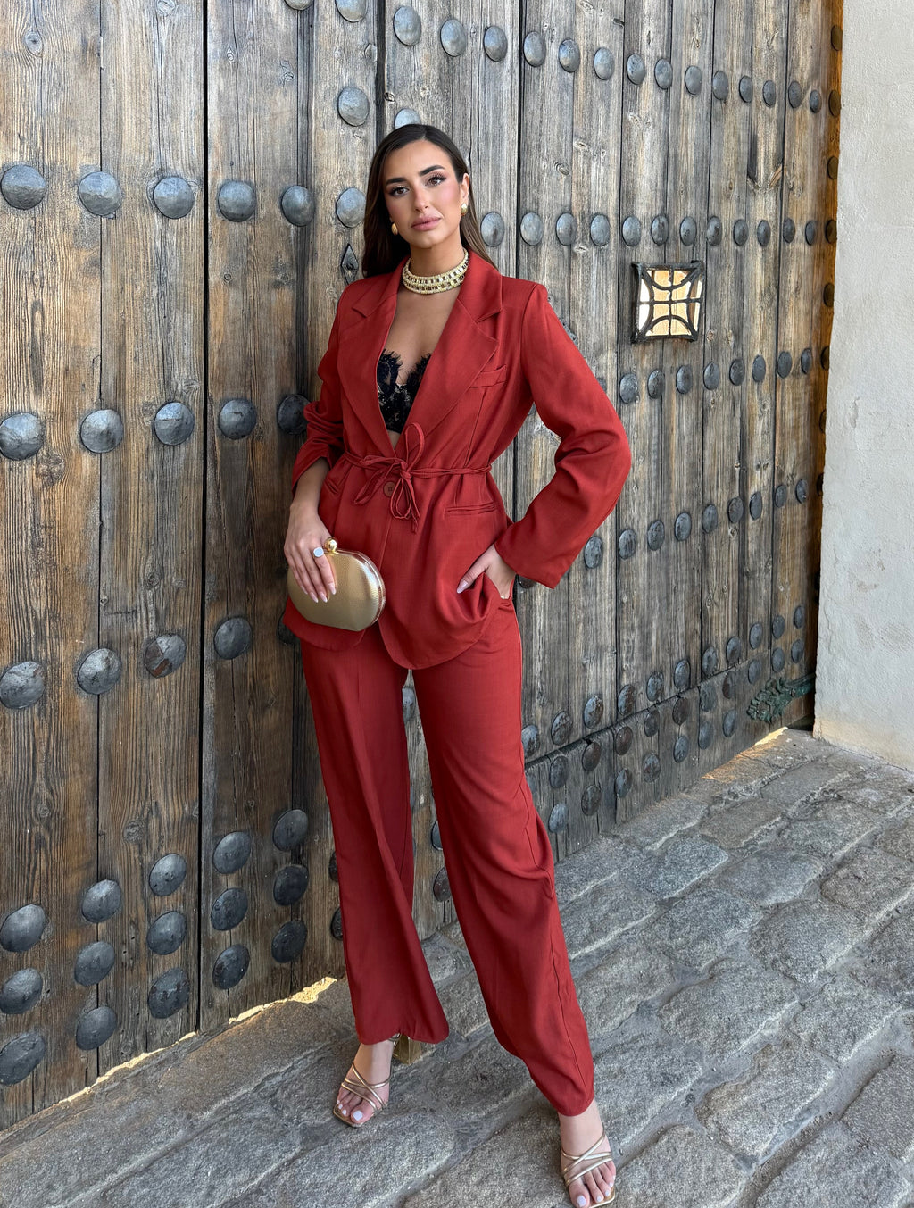 TRAJE CAMELIA