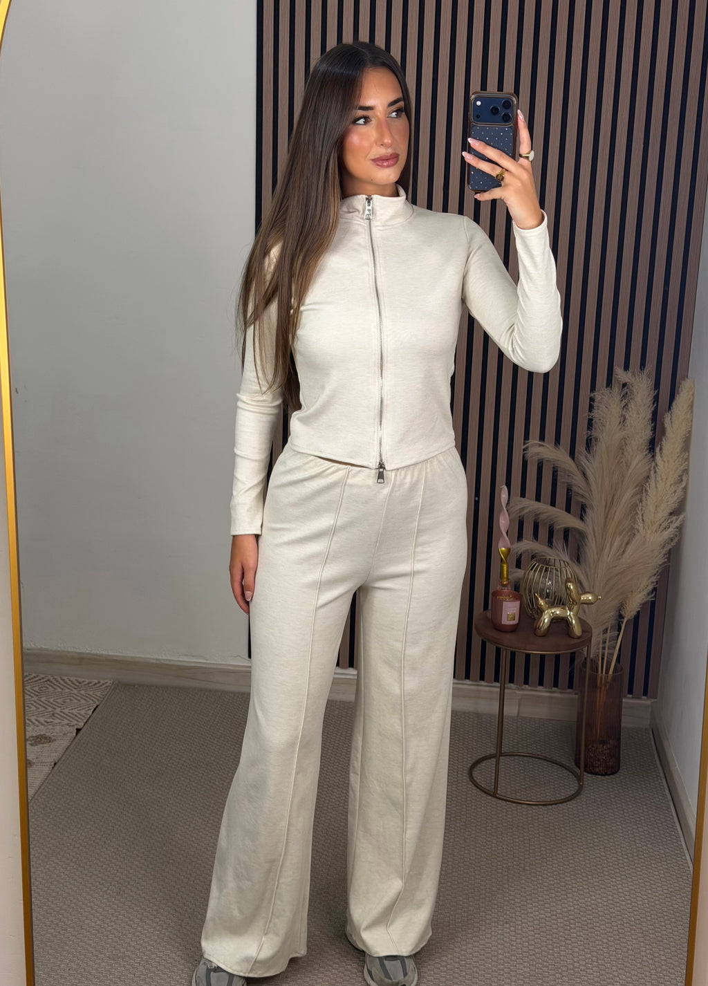 CONJUNTO LIDIA