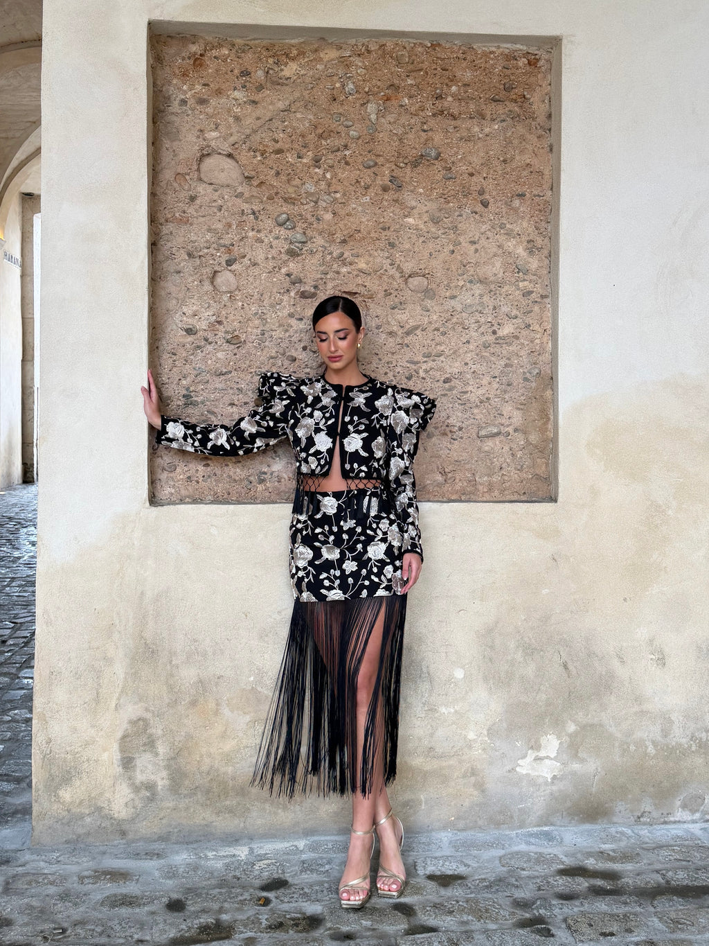 CONJUNTO CANASTA BORDADO NEGRO