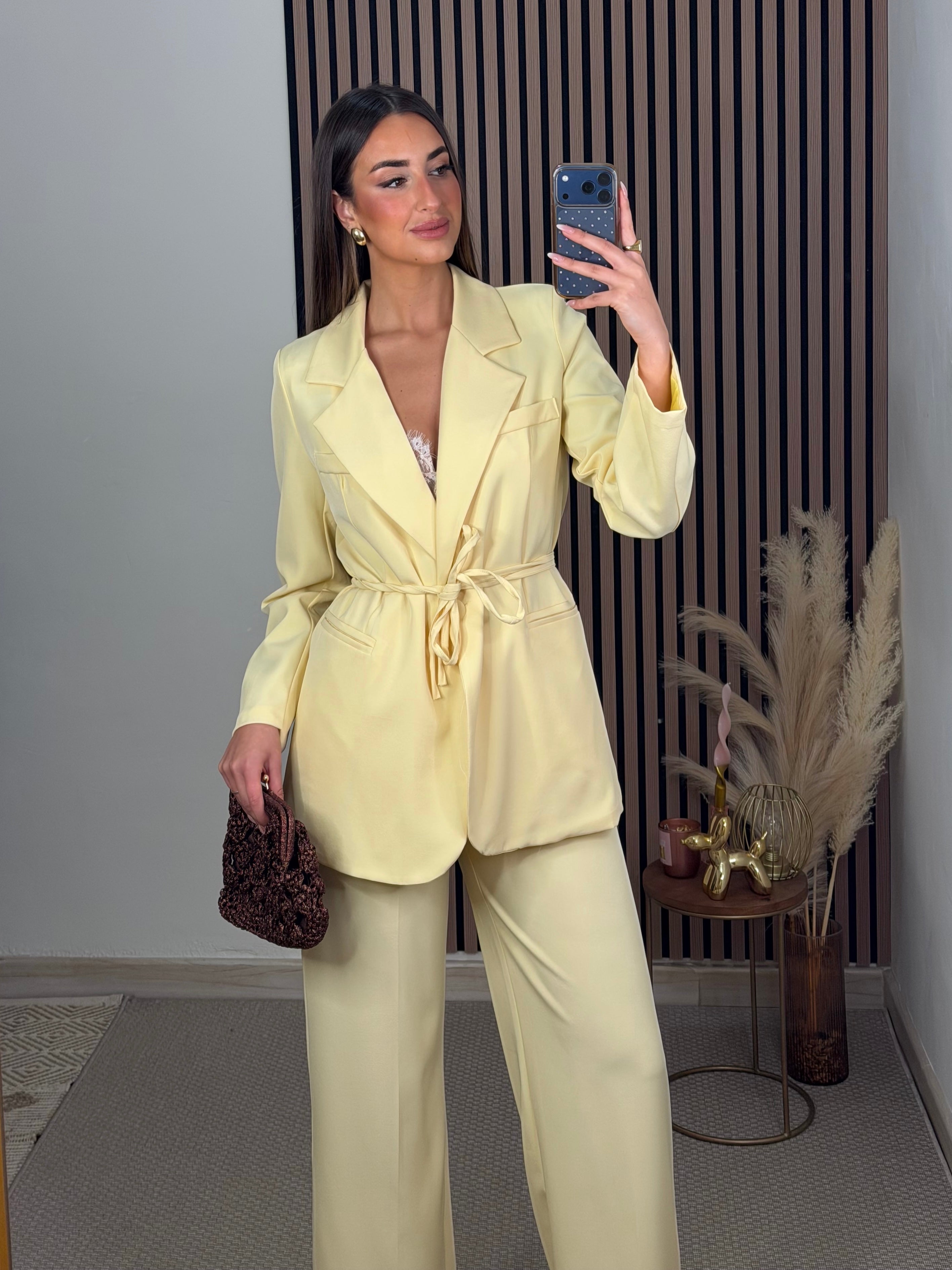 TRAJE CAMELIA AMARILLO