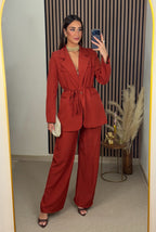 TRAJE CAMELIA
