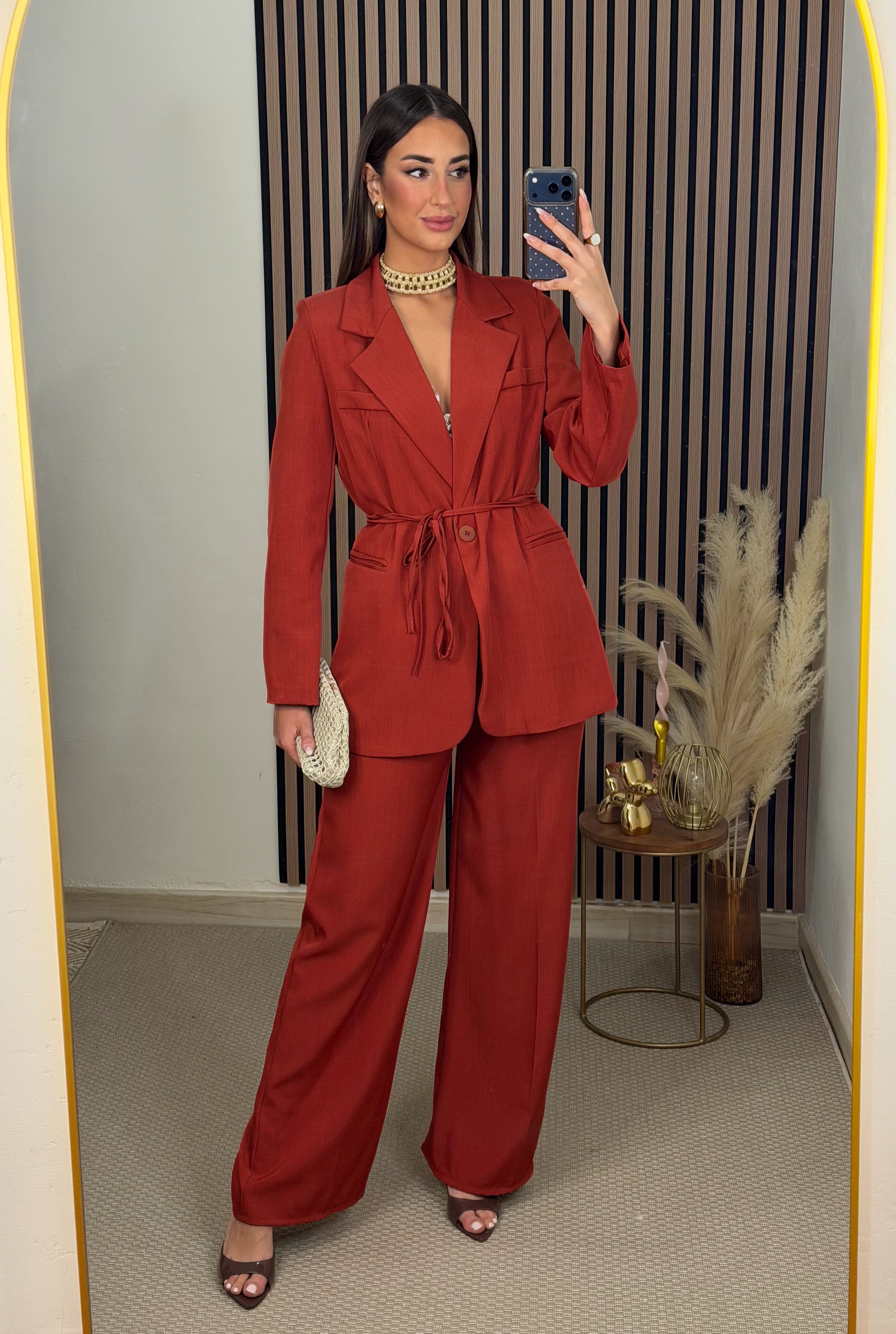 TRAJE CAMELIA