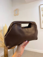 CLUTCH OLIVIA MARRÓN