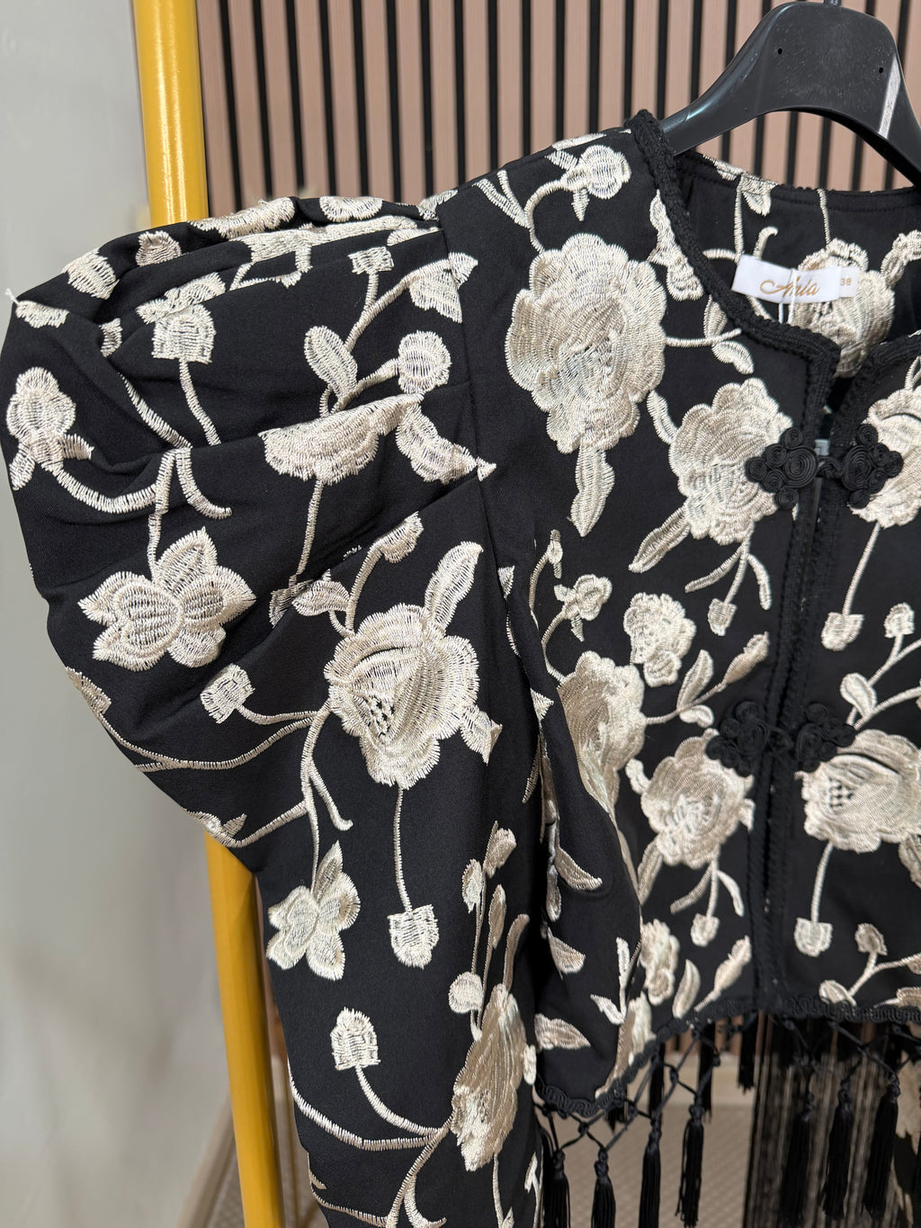 CONJUNTO CANASTA BORDADO NEGRO