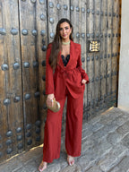 TRAJE CAMELIA