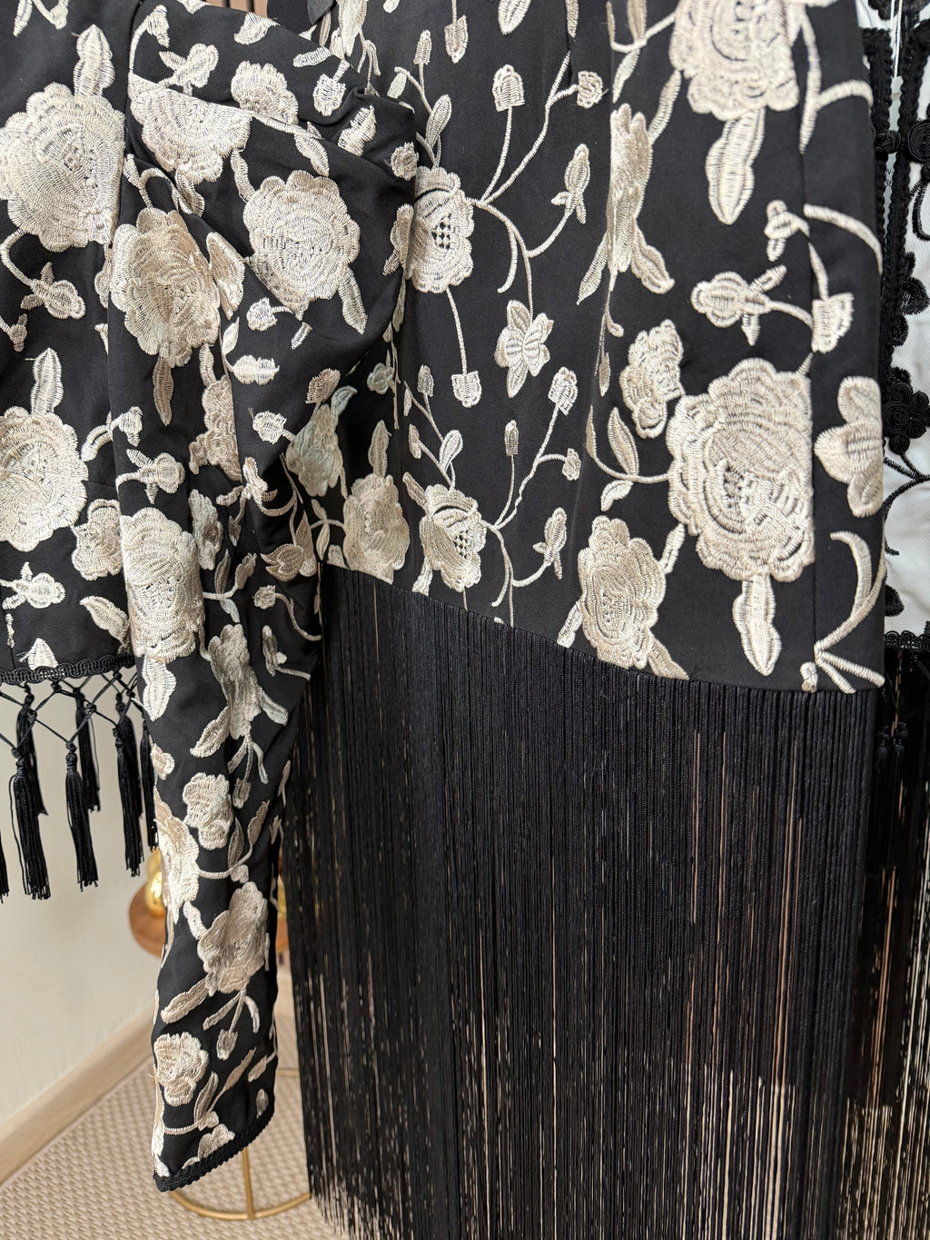 CONJUNTO CANASTA BORDADO NEGRO